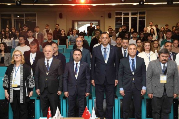 BİLİM DÜNYASI SAĞLIK, SPOR, ENERJİ VE ÇEVRESEL SÜRDÜRÜLEBİLİRLİK İÇİN ALKÜ’DE BULUŞTU