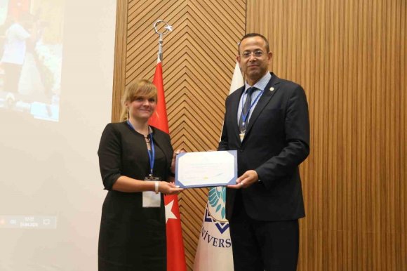 BİLİM DÜNYASI SAĞLIK, SPOR, ENERJİ VE ÇEVRESEL SÜRDÜRÜLEBİLİRLİK İÇİN ALKÜ’DE BULUŞTU