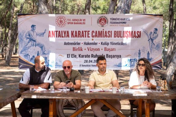 ANTALYA’DA KARATE SPORU KURUMSAL YAPIYA KAVUŞACAK