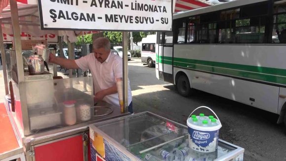 1 MAYIS’TA ÇALIŞAN SEYYAR SATICI: "İŞÇİ BAYRAMINDA EN ÇOK İŞÇİLER ÇALIŞIYOR"