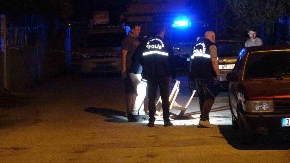 KOMŞULARIN MÜZİK KAVGASI KANLI BİTTİ: 5 YARALI