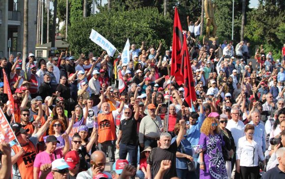 MERSİN’DE 1 MAYIS COŞKUYLA KUTLANDI