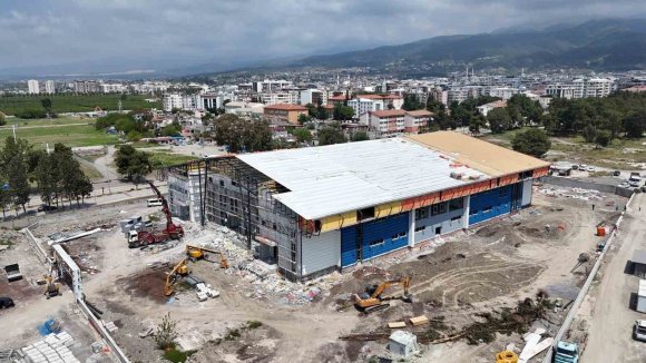 HATAY BÜYÜKŞEHİR BELEDİYESİ, DÖRTYOL’A KAPALI SPOR SALONU İNŞA EDİYOR