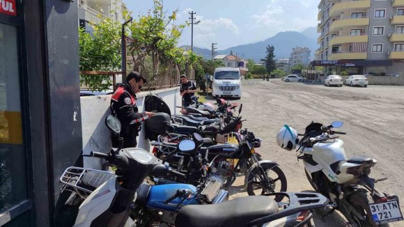 HATAY’DA MOTOSİKLET TAMİRCİLERİ İLE YEDEK PARÇA SATICILARI DENETLENDİ