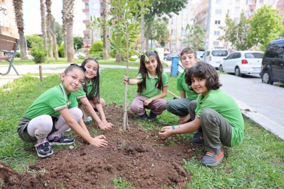 MİNİK BAŞKANIN TALİMATI HAYATA GEÇTİ, PARK YENİLENDİ