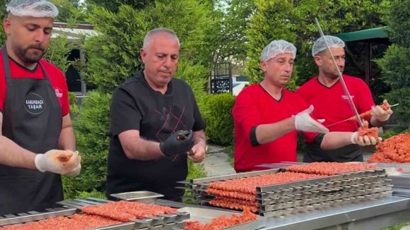 SEVGİ EVLERİNDE KALAN ÇOCUKLAR MANGAL BAŞINDA