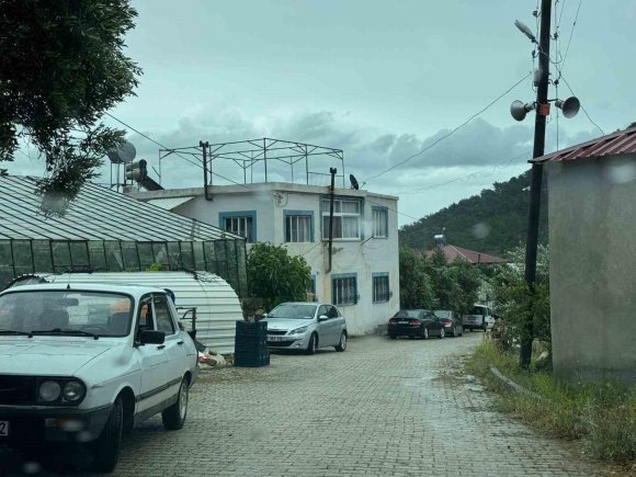 MERSİN’DE HASTANEYE KALDIRILAN AİLEDEN ACI HABER: 2 ÇOCUK KURTARILAMADI