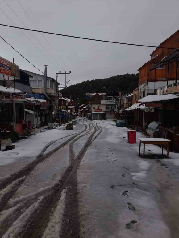 OSMANİYE’NİN YÜKSEK KESİMLERİNE KAR YAĞDI