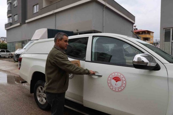 DAİREYE GİREN EBABİL KUŞUNU 6 YAŞINDAKİ ÇOCUK FARK ETTİ