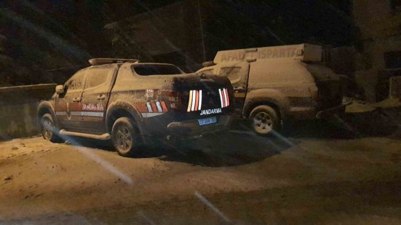TİPİ VURDU HEYELAN YOLU KAPATTI, 2 ÇOBAN VE YAKLAŞIK 650 KÜÇÜKBAŞ HAYVAN YAYLADA MAHSUR KALDI
