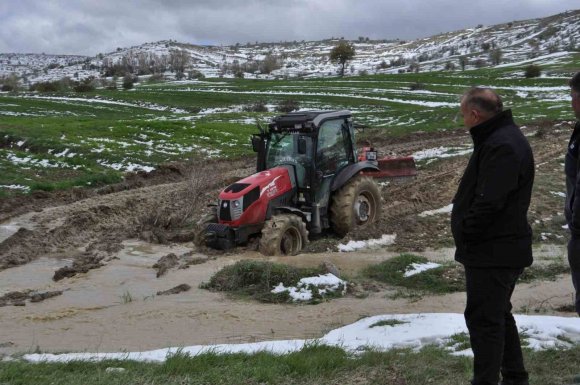 ISPARTA’DA YAYLADA MAHSUR KALAN ÇOBANLAR 30 SAAT SONRA KURTARILDI