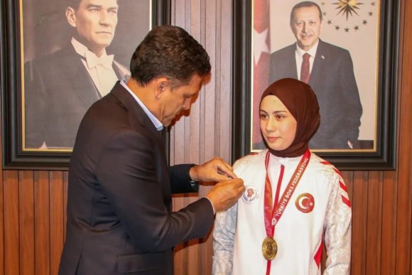 KOZANLI BOKSÖR AZRANUR, GENÇLER OLİMPİYATLARI’NDA TÜRKİYE’Yİ TEMSİL EDECEK