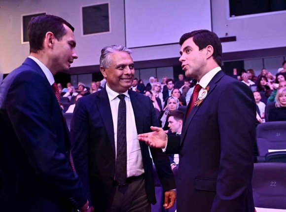 RUSLARIN ZAFER BAYRAMI MURATPAŞA’DA KUTLANDI
