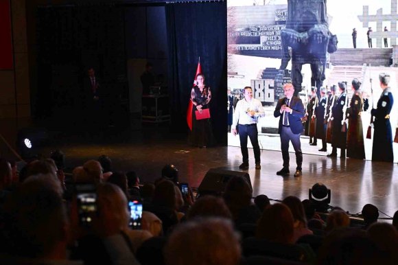 RUSLARIN ZAFER BAYRAMI MURATPAŞA’DA KUTLANDI