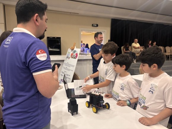 MERSİNLİ ÖĞRENCİLER ROBOTİK YARIŞMASINDA TÜRKİYE DERECESİ YAPTI