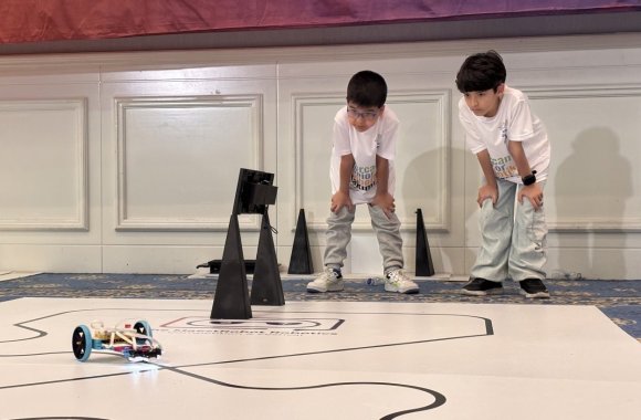 MERSİNLİ ÖĞRENCİLER ROBOTİK YARIŞMASINDA TÜRKİYE DERECESİ YAPTI