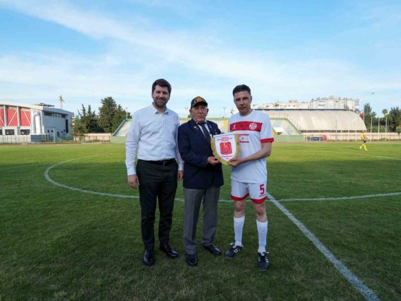 TARSUS İLE GÖNYELİ ARASINDA DOSTLUK MAÇI