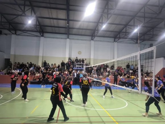 BOZYAZI’DA "EVİMİN SULTANLARI ANNELER GÜNÜ VOLEYBOL TURNUVASI" TAMAMLANDI