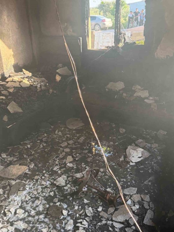 ANTAKYA’DA EV YANGINI