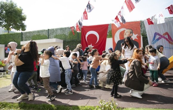MERSİN’DE ’ANNELER GÜNÜ’ ÇOCUKLARIN KAHKAHALARIYLA KUTLANDI