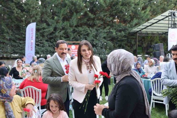 HATAY’DA ŞEHİT ANNELERİ VE DEPREMZEDE ANNELER UNUTULMADI
