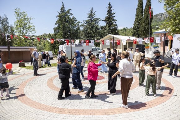 MERSİN’DE ÇÖLYAKLI BİREYLER FARKINDALIK ETKİNLİĞİNDE BULUŞTU