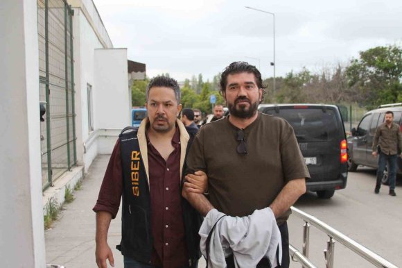 GÖZALTINA ALINAN RASİM OZAN KÜTAHYALI ADANA’YA GETİRİLDİ