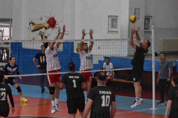 SAĞLIK ÇALIŞANLARI, SAĞLIK İÇİN FİLEDE BULUŞUYOR