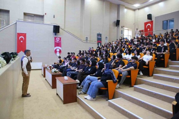 HBB ÖĞRENCİLERİ SINAVDA SÜRECİNDE YALNIZ BIRAKMIYOR