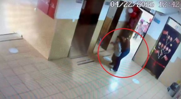 ARKA ARKAYA 2 KEZ ÖLÜMDEN DÖNEN 7 YAŞINDAKİ ÖĞRENCİYİ ÖĞRETMENLERİNİN HEMLİCH MANEVRASI HAYATA TUTUNDURDU