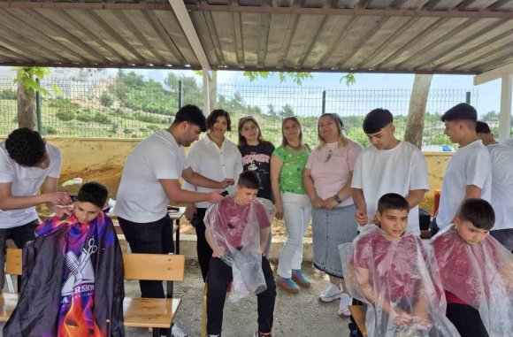 BAYRAM ÖNCESİ ANLAMLI DOKUNUŞ: MİNİKLERE ÜCRETSİZ TIRAŞ