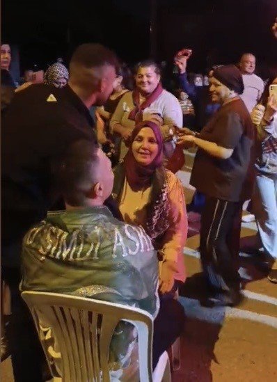 OSMANİYE’DE ÖZEL BİREY İÇİN MAHALLEDE ASKER EĞLENCESİ DÜZENLENDİ