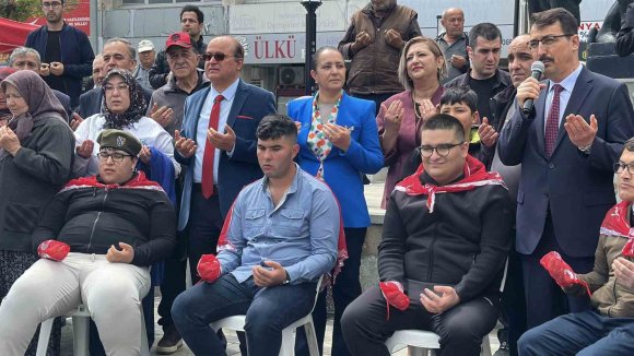 BURDUR’DA 16 ENGELLİ GENÇ TEMSİLİ ASKERLİK GÖREVİ İÇİN KIŞLAYA UĞURLANDI