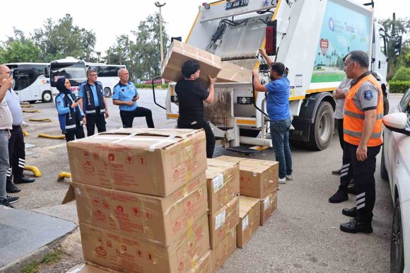 OTOBÜSLE USULSÜZ TAŞINAN YAKLAŞIK 1 TON YOĞURT ANTALYA OTOGARINDA İMHA EDİLDİ