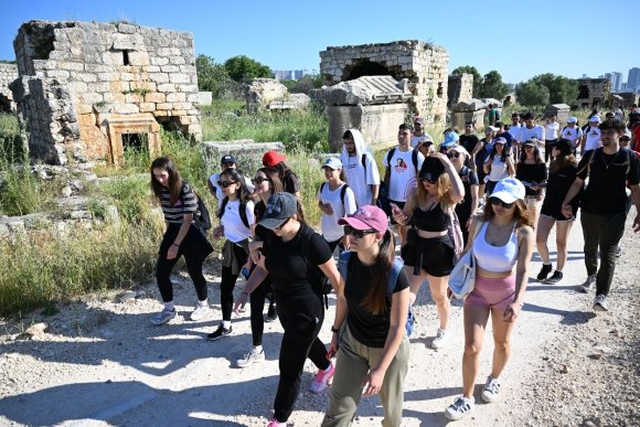 TARİHİ KİLİKYA YOLUNDA 19 MAYIS İÇİN ANLAMLI YÜRÜYÜŞ