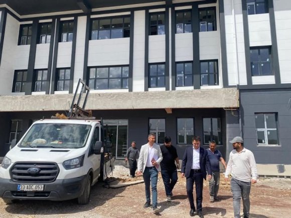HASSA’DA KAMU BİNALARI YÜKSELİYOR