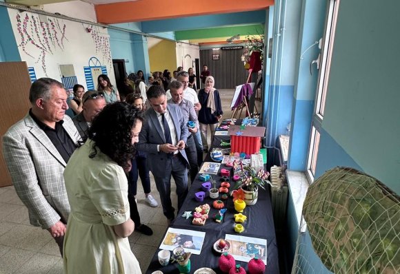 ’AYNI GÖKYÜZÜNÜN FARKLI YILDIZLARIYIZ’ SERGİSİ BÜYÜK BEĞENİ TOPLADI