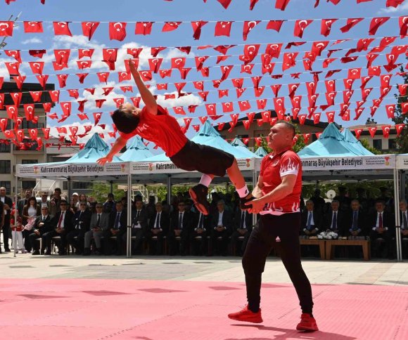 KAHRAMANMARAŞ’TA ATATÜRK’Ü ANMA, GENÇLİK VE SPOR BAYRAMI COŞKUYLA KUTLANDI