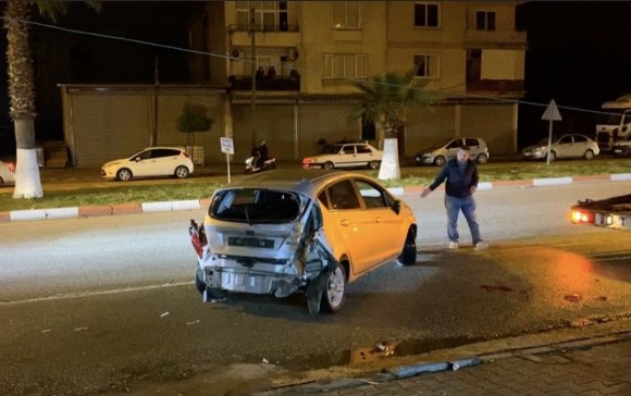 OSMANİYE’DE KONTROLDEN ÇIKAN OTOMOBİL MARKETİN MANAV BÖLÜMÜNE GİRDİ