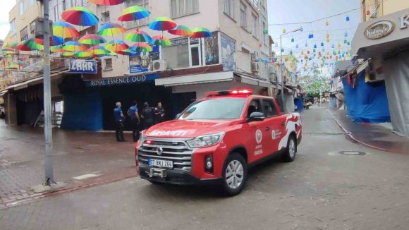 ALANYA’DA İŞ YERİNDEN ÇIKAN DUMANLAR İTFAİYEYİ ALARMA GEÇİRDİ