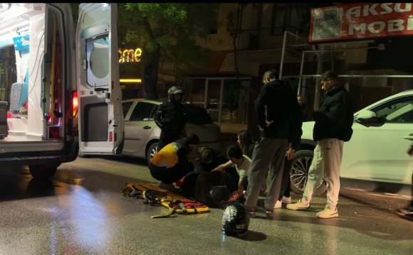 KONTROLDEN ÇIKAN MOTOSİKLET DEVRİLDİ, SÜRÜCÜSÜ YARALANDI