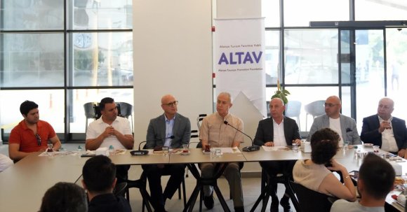 BAŞKAN ÖZÇELİK: "BÖLGEMİZİN YAŞANANLARDAN EN AZ ETKİYLE ÇIKMASI İÇİN ÇALIŞACAĞIZ"