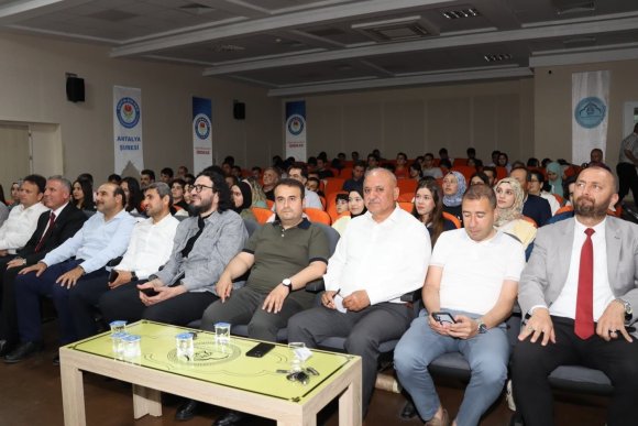 BİR BİLENLE BİLGE NESİL ÖDÜL TÖRENİ GERÇEKLEŞTİRİLDİ
