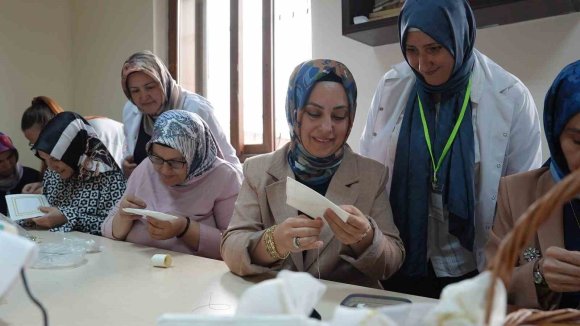 KAHRAMANMARAŞ’TA KADINLARIN EMEĞİ BEĞENİ TOPLADI