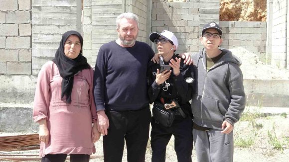 ENGELLİ ÇOCUKLARI İÇİN KURDUĞU EV HAYALİ YARIM KALDI HAYATI KABUSA DÖNDÜ