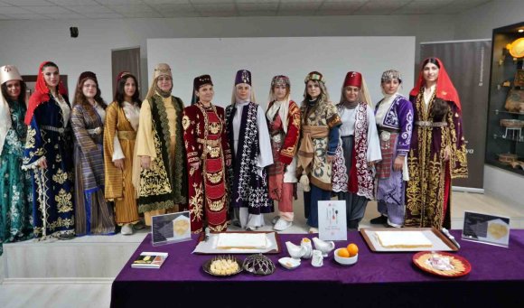 FİNİKE PORTAKALLI LOKUM ANTALYA’DA VATANDAŞLARLA BULUŞTU