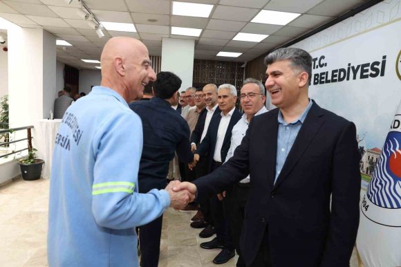 AKDENİZ BELEDİYESİ BAYRAM SÜRESİNCE SAHADA OLACAK