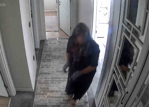 KURBANLIK PARASI ÇALINDI: ŞÜPHELİ ELDİVEN GİYİDİ AMA KAMERA DETAYINI UNUTTU