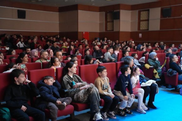 MERSİN ŞEHİR TİYATROSU, ORDU VE ARTVİN’DEN TAM NOT ALDI