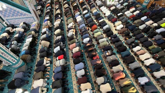 OSMANİYE’DE BAYRAM NAMAZINDA CAMİLER DOLDU, VATANDAŞLAR PROTOKOLLE BAYRAMLAŞTI
